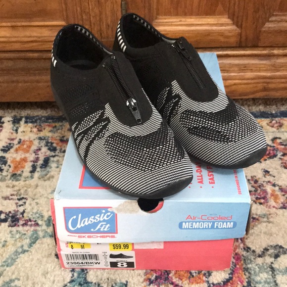 skechers zip up shoes